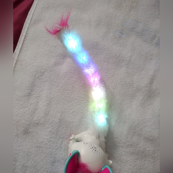 Amiglow Lil Gleemerz Animal Toy Pet Talking Interactive Mattel Light Up Colorful - Picture 2 of 6